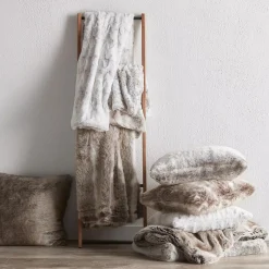 Wolf Faux Fur Throw